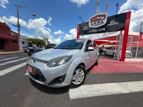 FORD FIESTA 1.6 ROCAM SEDAN 8V FLEX 4P MANUAL FORD FIESTA 1.6 ROCAM SEDAN 8V FLEX 4P MANUAL